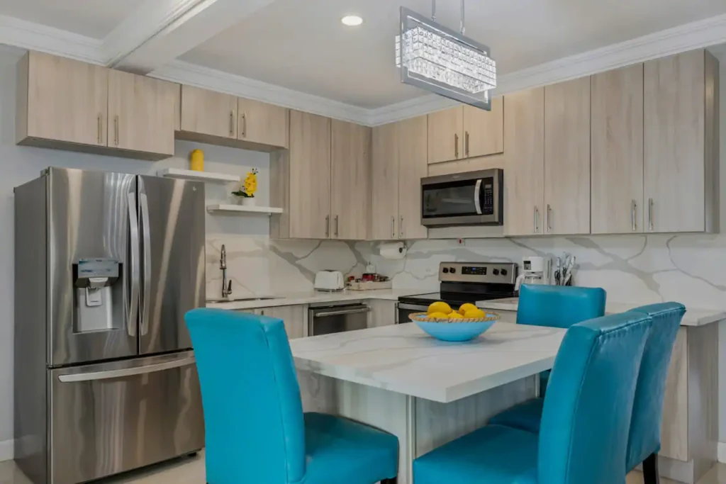 Beachfront with Rooftop Scenic Ocean View 3 Bedrooms