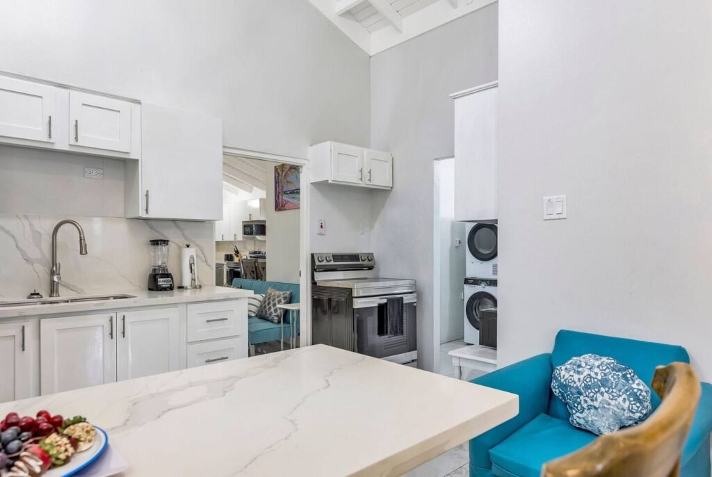 Coastal Pleasures 5 Bedrooms