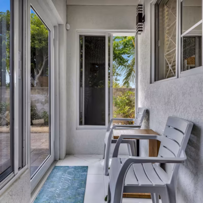 Coastal Pleasures 5 Bedrooms